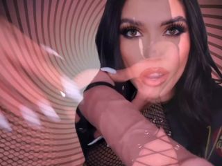 Valentina Fox - Step-Mommys Porn Addict